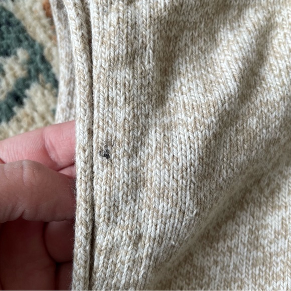 Landscape V-Neck Sweater Vest - Picture 7 of 7